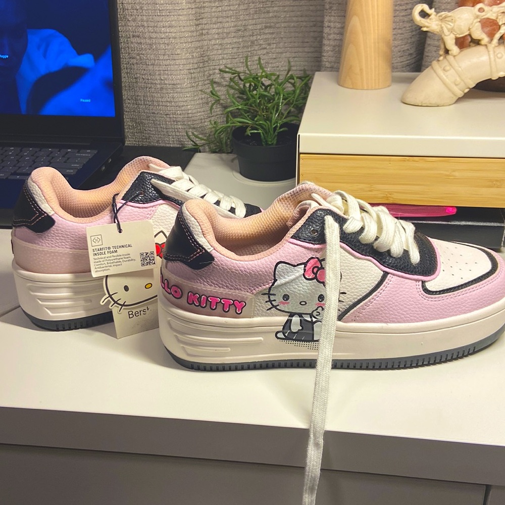 hello kitty sneakers